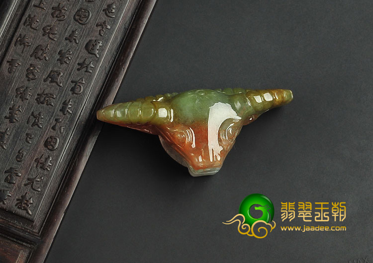 糯冰种褐红翡缅甸翡翠A货牛头挂件