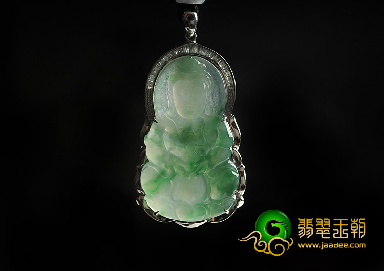 冰种翠色缅甸翡翠A货镶白金观音胸坠（真钻）