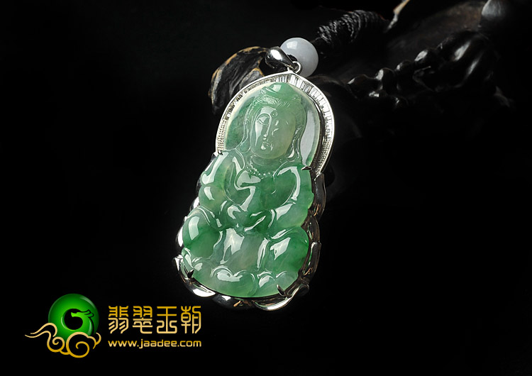 冰种翠色缅甸翡翠A货镶白金观音胸坠（真钻）