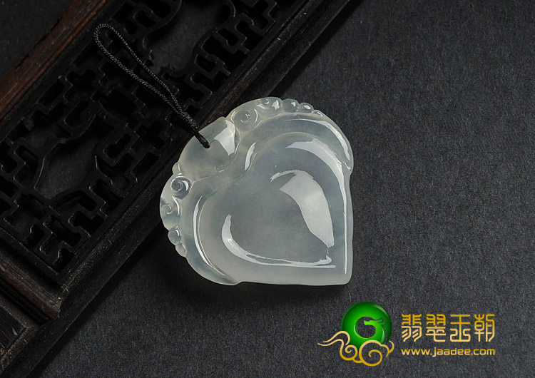 冰种晴水缅甸翡翠A货寿桃挂件