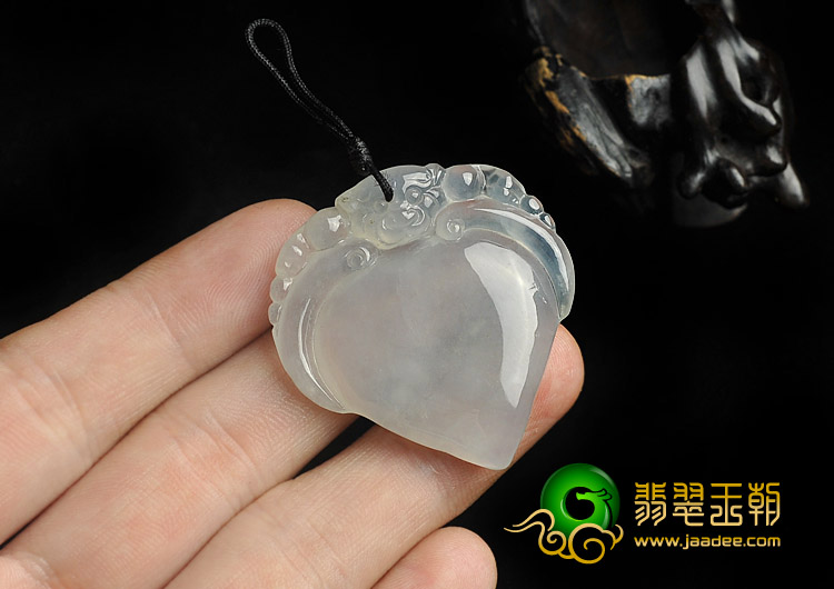 冰种晴水缅甸翡翠A货寿桃挂件