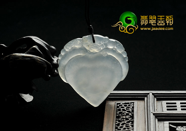 冰种晴水缅甸翡翠A货寿桃挂件