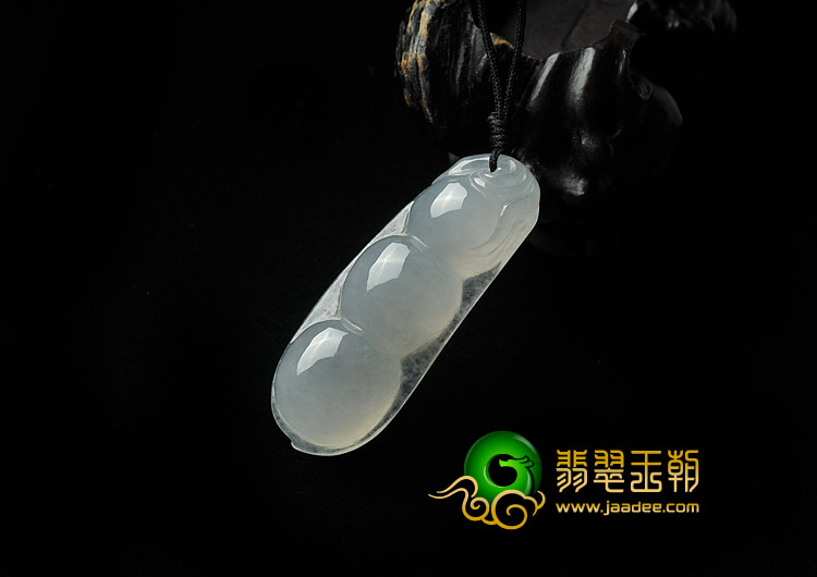 冰种晴水缅甸翡翠A货四季豆挂件