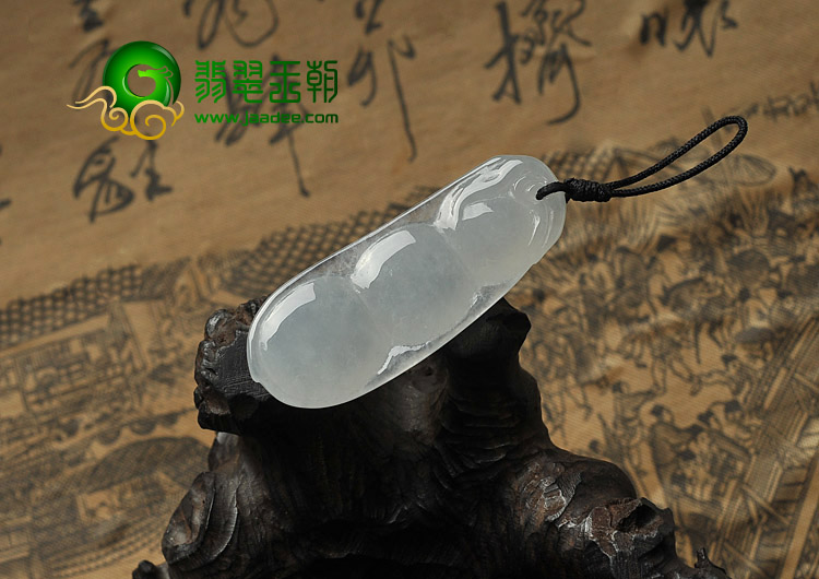 冰种晴水缅甸翡翠A货四季豆挂件