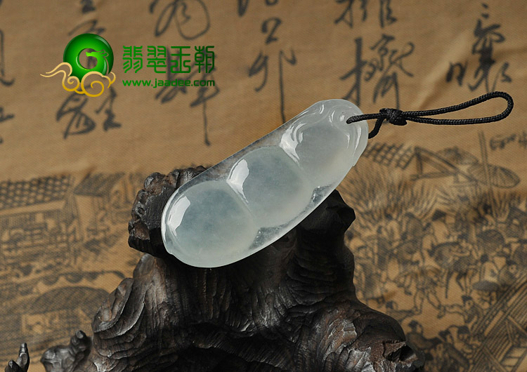 冰种晴水缅甸翡翠A货四季豆挂件