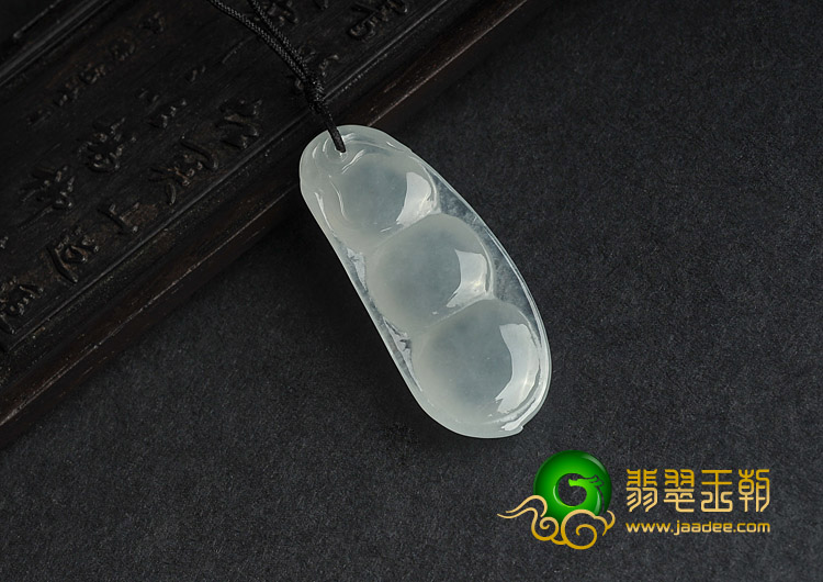 冰种晴水缅甸翡翠A货四季豆挂件