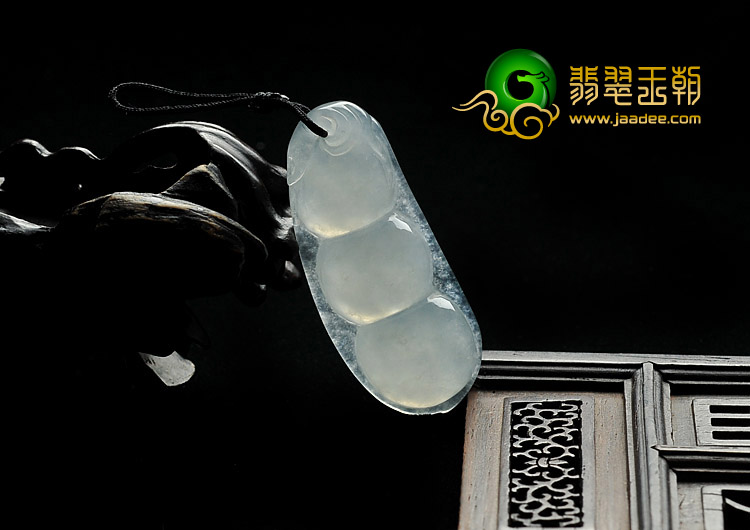 冰种晴水缅甸翡翠A货四季豆挂件