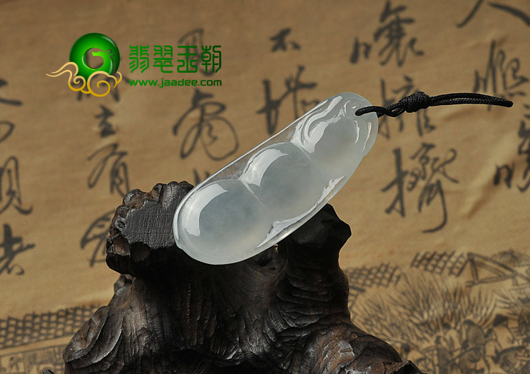 冰种晴水缅甸翡翠A货四季豆挂件