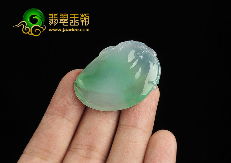 冰种飘翠缅甸翡翠A货寿桃挂件