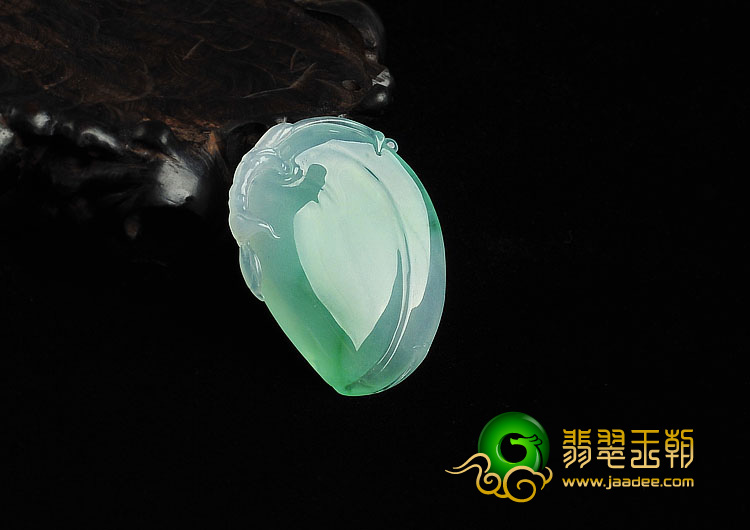 冰种飘翠缅甸翡翠A货寿桃挂件