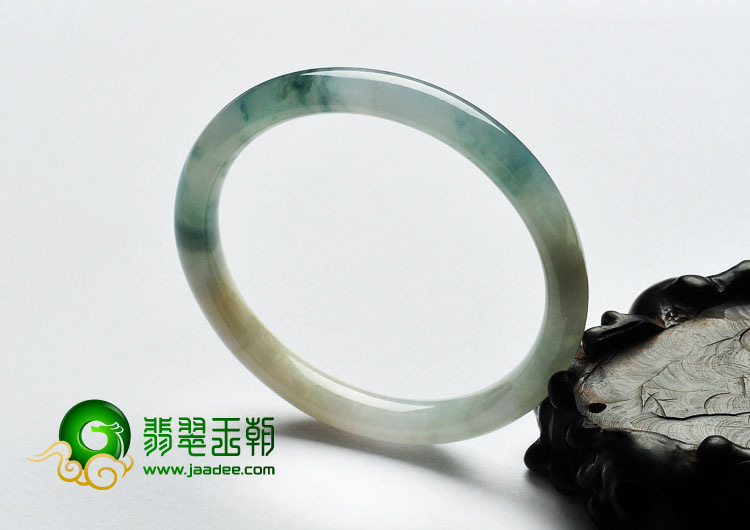 糯冰种飘花缅甸翡翠A货圆条手镯（56.9mm）