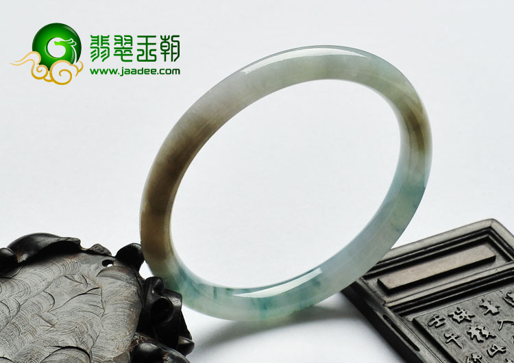 糯冰种飘花缅甸翡翠A货圆条手镯（56.9mm）