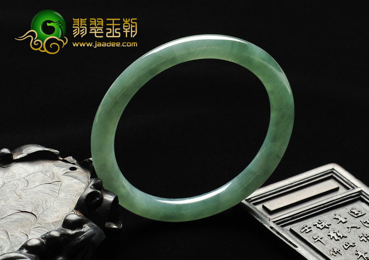 糯冰种蓝水缅甸翡翠A货圆条手镯（54.7mm）