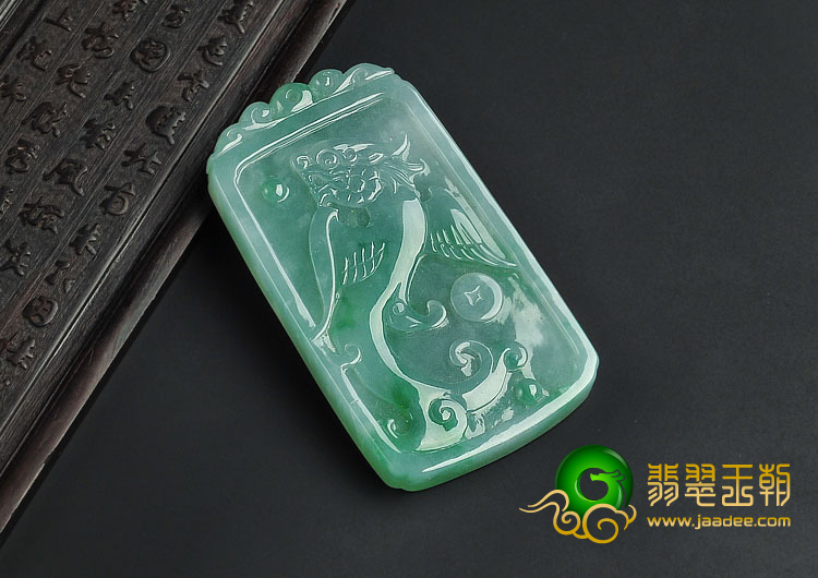 冰种翠色缅甸翡翠A货凤牌挂件