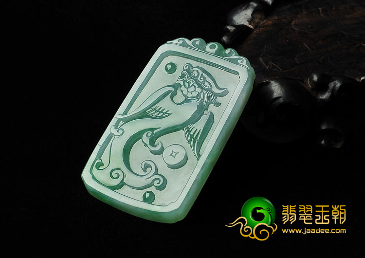 冰种翠色缅甸翡翠A货凤牌挂件
