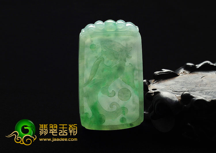 冰种翠色缅甸翡翠A货凤牌挂件