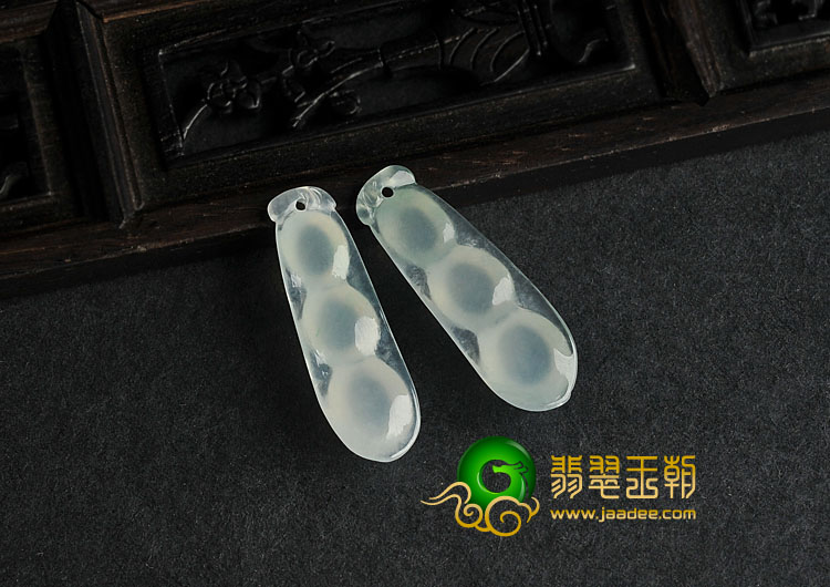 冰种晴水缅甸翡翠A货四季豆挂件（一对）