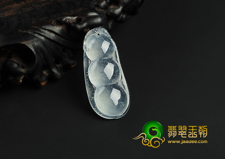 冰玻种略飘花缅甸翡翠A货连中三元挂件