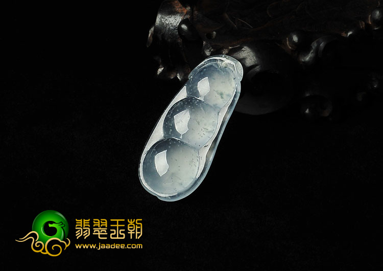 冰玻种略飘花缅甸翡翠A货连中三元挂件