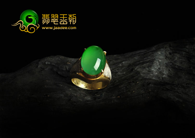 冰玻种阳绿缅甸翡翠A货戒面