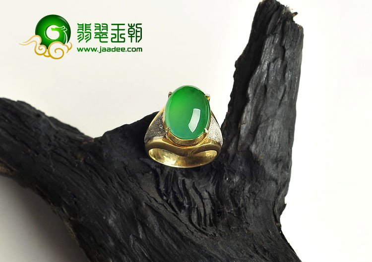 冰玻种阳绿缅甸翡翠A货戒面