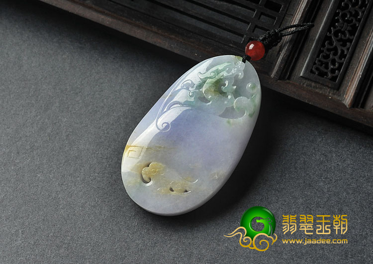 糯冰种春带彩缅甸翡翠A货龙牌挂件