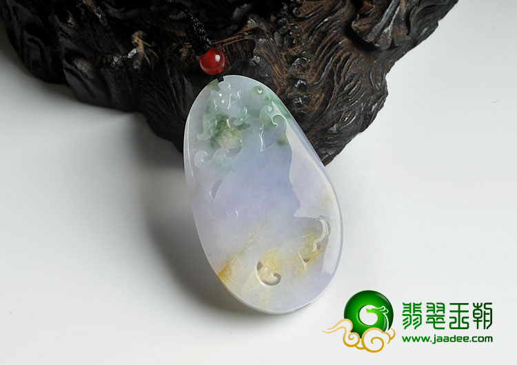 糯冰种春带彩缅甸翡翠A货龙牌挂件