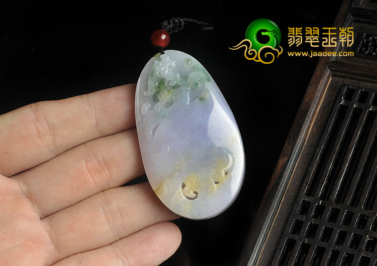糯冰种春带彩缅甸翡翠A货龙牌挂件