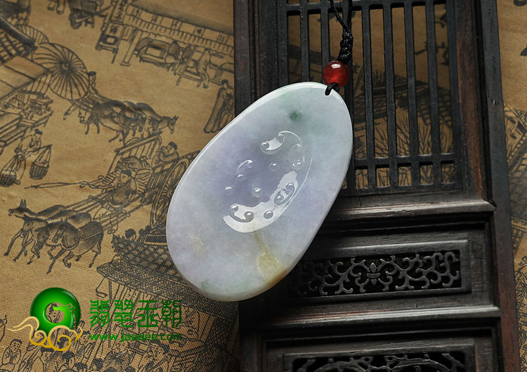 糯冰种春带彩缅甸翡翠A货龙牌挂件