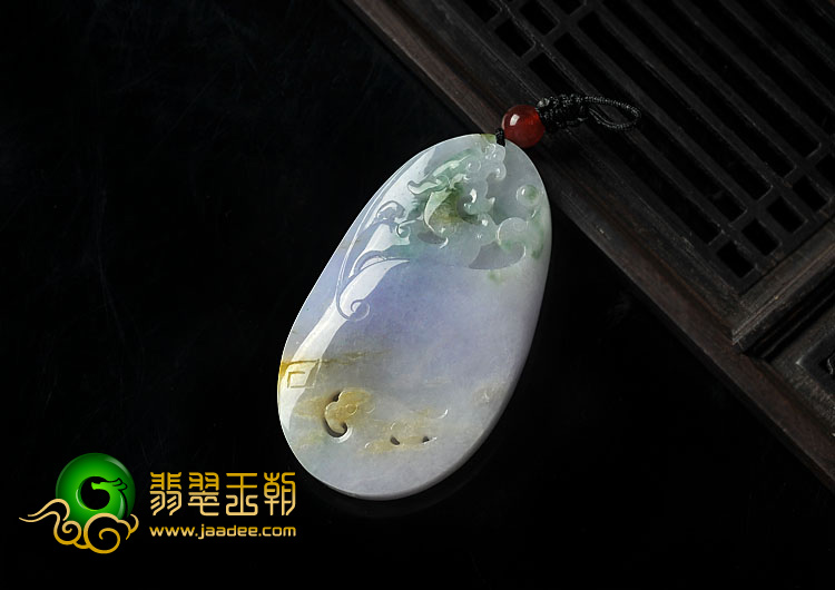 糯冰种春带彩缅甸翡翠A货龙牌挂件
