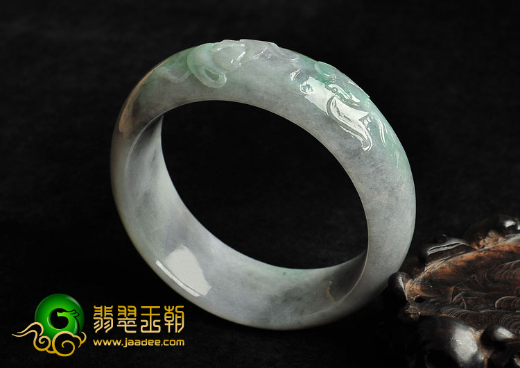 糯冰种飘翠缅甸翡翠A货雕花手镯（56.3mm）