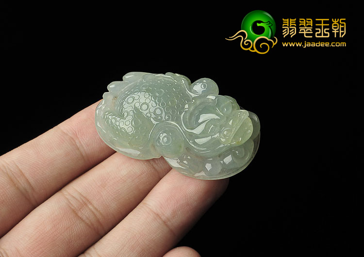 冰种晴水缅甸翡翠A货金蟾挂件
