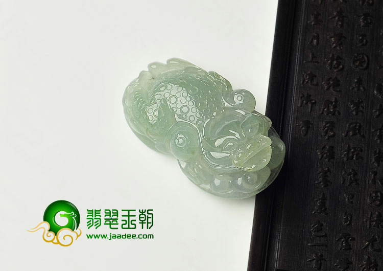 冰种晴水缅甸翡翠A货金蟾挂件