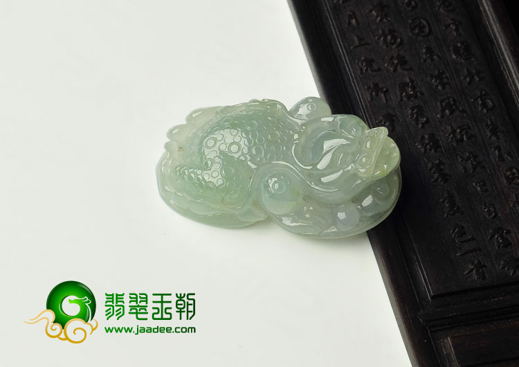 冰种晴水缅甸翡翠A货金蟾挂件