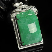 糯冰种阳绿缅甸翡翠A货满绿镶白金平安牌胸坠