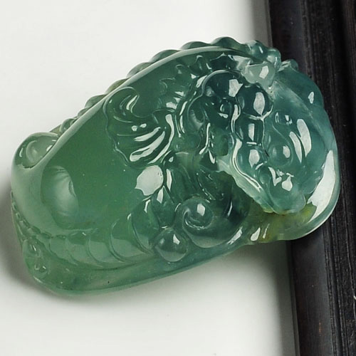 冰种晴水缅甸翡翠A货龙头鱼挂件
