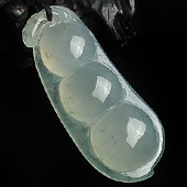 冰种晴水缅甸翡翠A货四季豆挂件