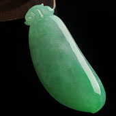 冰种翠色缅甸翡翠A货福瓜挂件