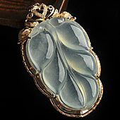 冰种淡晴水缅甸翡翠A货镶玫瑰金金枝玉叶胸坠（真钻）