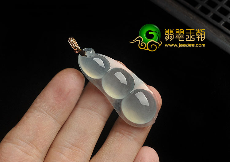 冰种晴水缅甸翡翠A货四季豆挂件