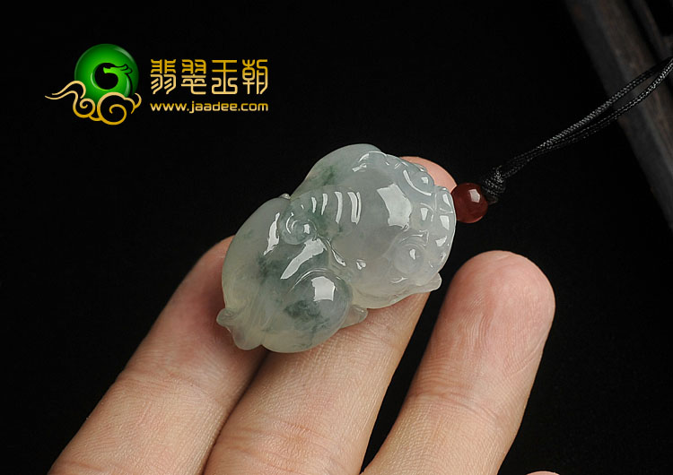 冰种飘花缅甸翡翠A货貔貅挂件