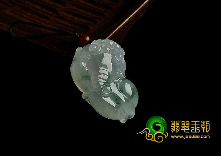 冰种飘花缅甸翡翠A货貔貅挂件