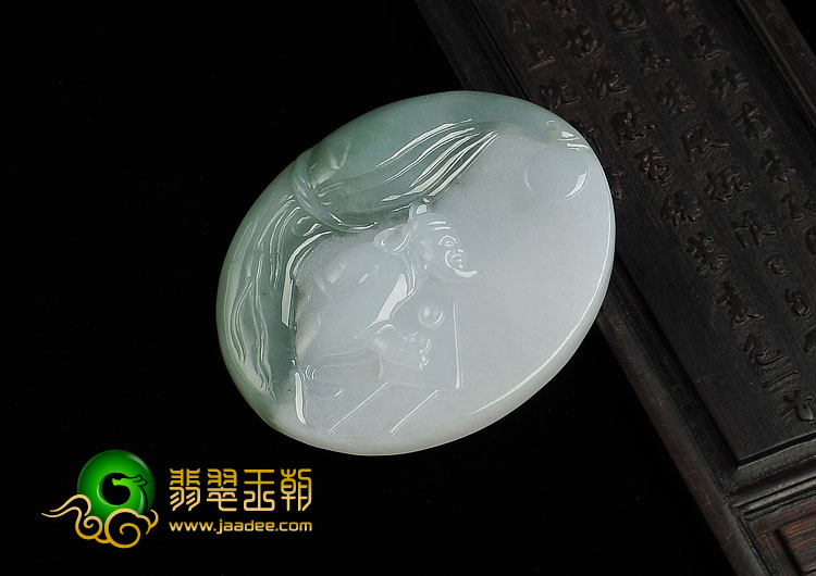 (超值推荐)糯冰种青色缅甸翡翠A货举杯邀明月挂件