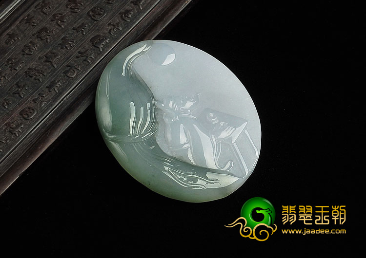 (超值推荐)糯冰种青色缅甸翡翠A货举杯邀明月挂件