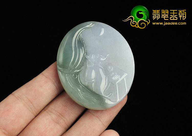 (超值推荐)糯冰种青色缅甸翡翠A货举杯邀明月挂件
