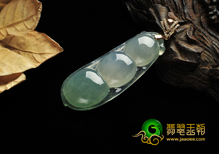 冰种晴水缅甸翡翠A货四季豆挂件