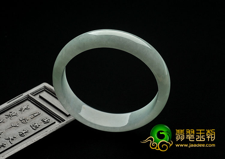 糯冰种晴水缅甸翡翠A货手镯（60.2mm）