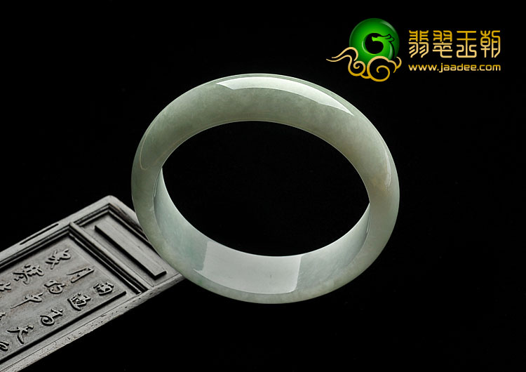 糯冰种晴水缅甸翡翠A货手镯（58.9mm）