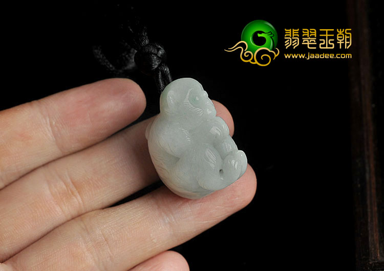 糯冰种略飘花缅甸翡翠A货灵猴挂件