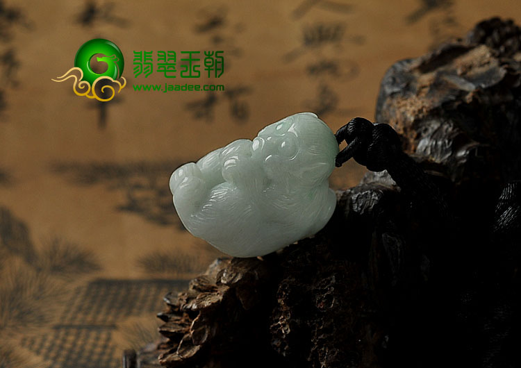 糯冰种略飘花缅甸翡翠A货灵猴挂件
